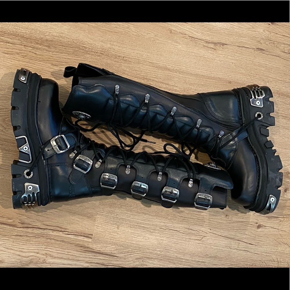 Knee high, 6 buckle New Rock Boots!